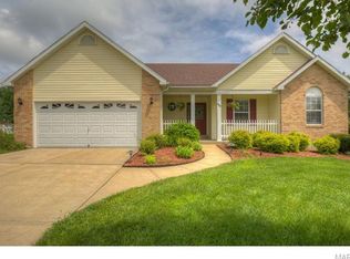 808 Summit Park Dr, Pacific, MO 63069