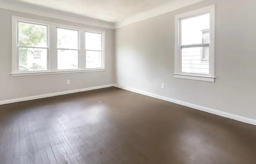 3 bed, 1050 sqft, $1,097 — Photo 2