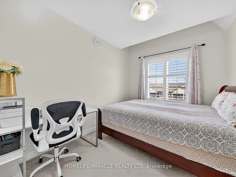 73 Sutcliffe Dr — Photo 29