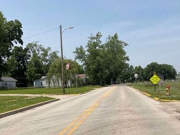 Exterior Neighborhood (street photo)