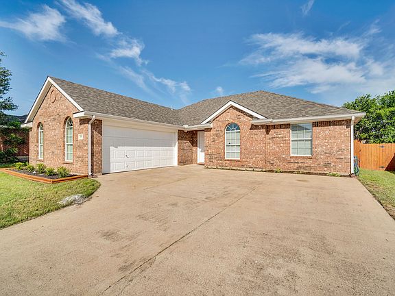 2nd image of 309 Shadow Bend Dr