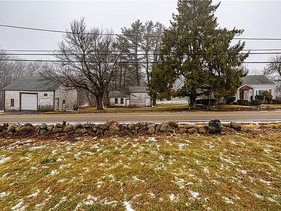 3rd image of 371 Central Pike