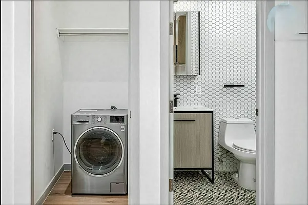 Rented by Coroi Corp | media 10