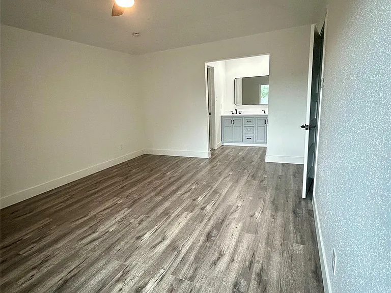8523 Riverside Walk Ln — Photo 10