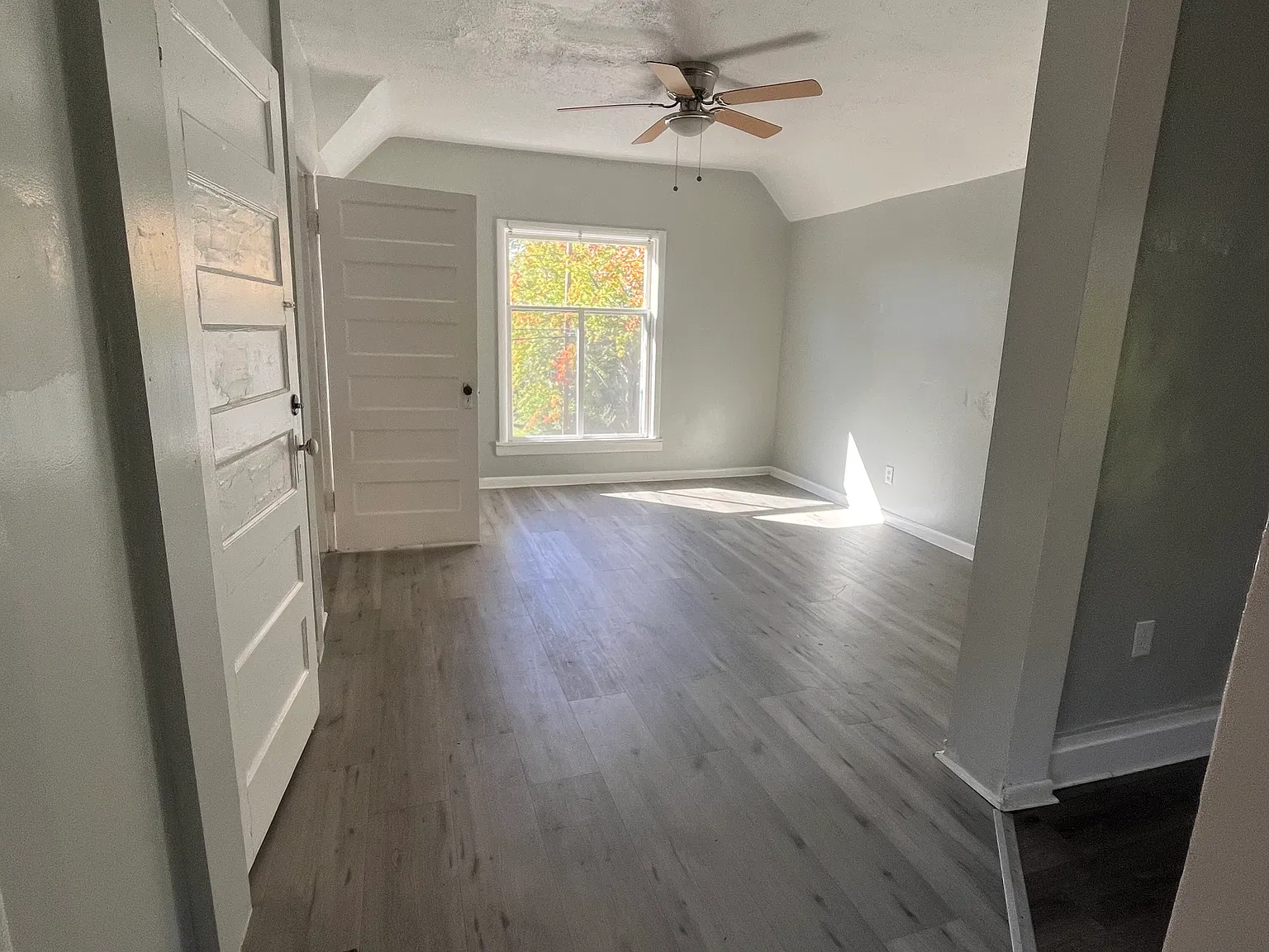 2 bed, $1,000 — Photo 3