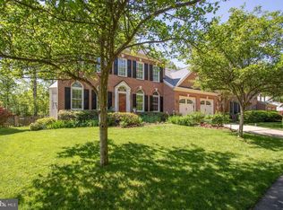 25309 Winter Ln, Chantilly, VA 20152