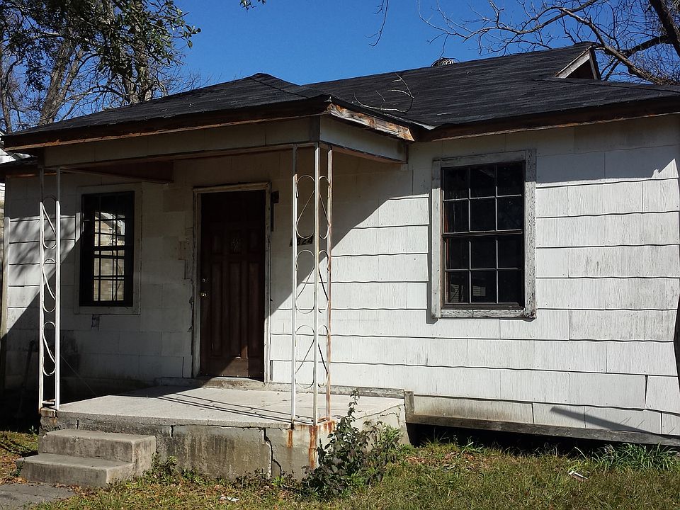 2nd image of 8824 Thelma St