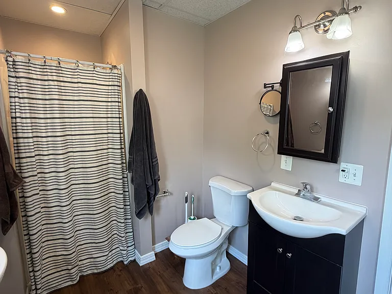 252 E Louther St — Photo 28