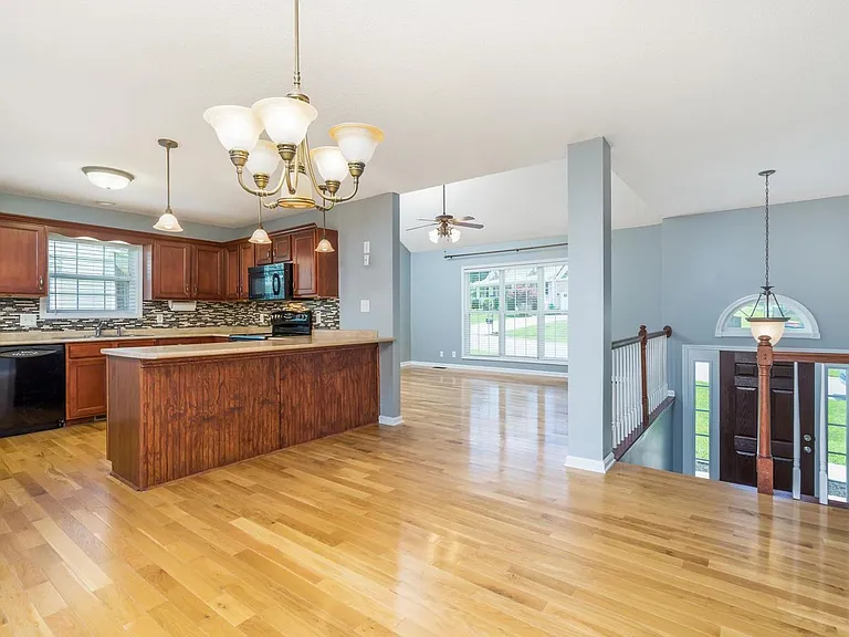 2267 Yeager Dr — Photo 14