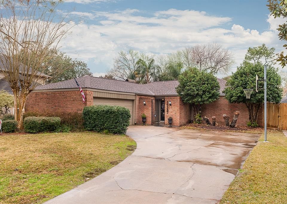 1st image of 16387 Larkfield Dr