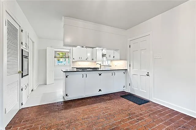 714 S Madison St — Photo 12