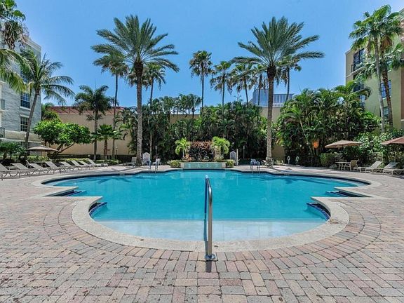 2nd image of 720 S Sapodilla Avenue #307