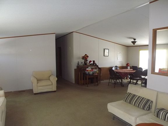 2nd image of 4 Longmeadow Dr
