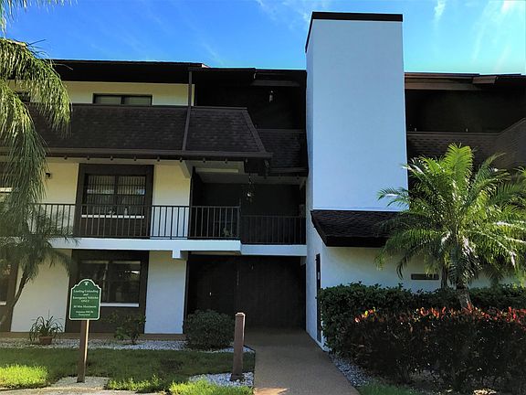 2nd image of 6028 Oak Creek Ln #6028