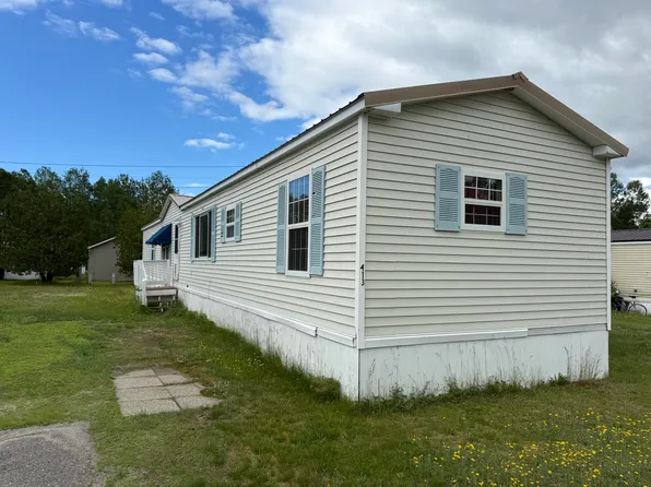 413 Kelley Mobile Homes Park, Millinocket, ME 04462