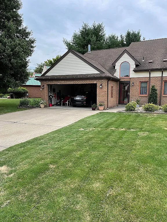 111 Trolley Ct photo 1