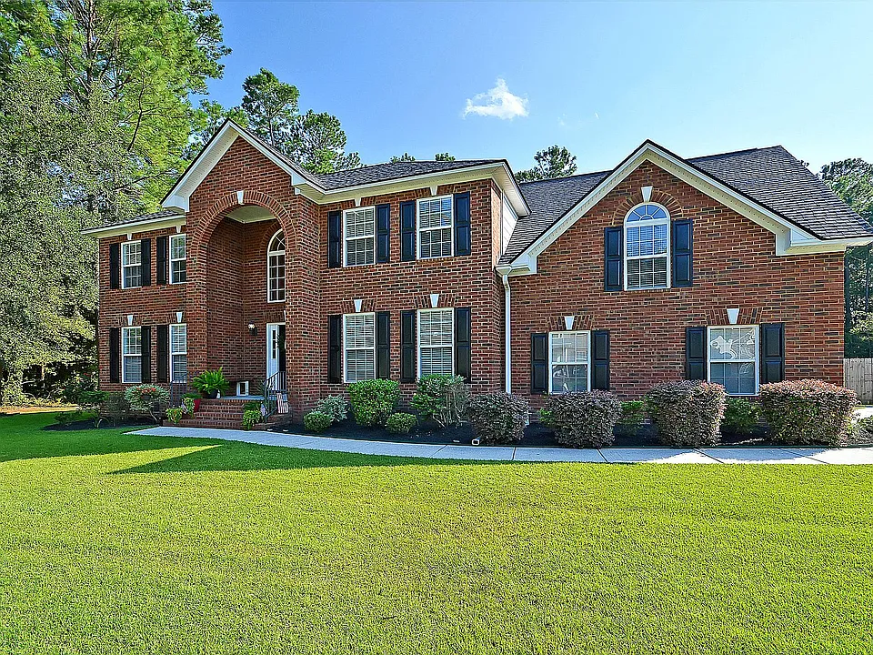 8760 Alexandria Dr