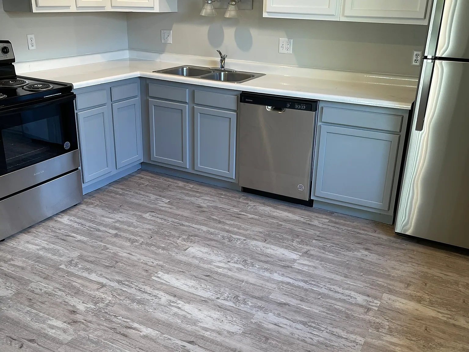 3 bed, $2,100 — Photo 2
