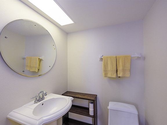 2nd image of 707 S Gulfstream Ave Unit 606