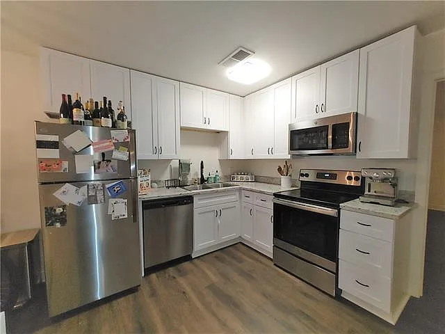 425 Depre St #F — Photo 9