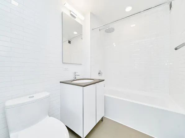 160 Riverside Boulevard image 15 of 18