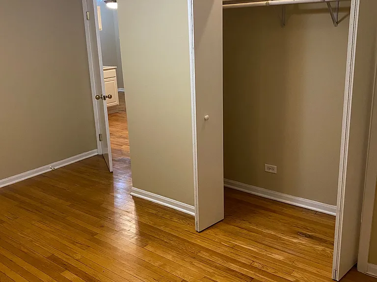 5866 N Ridge Ave #3 — Photo 6