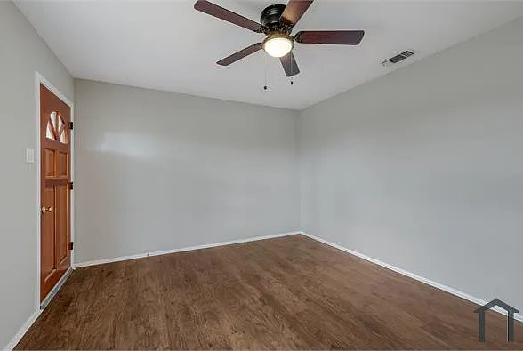 3 bed, $1,475 — Photo 2