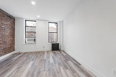 Rented by R New York