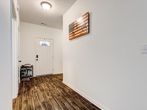 4th image of 3952 Brookfield Dr