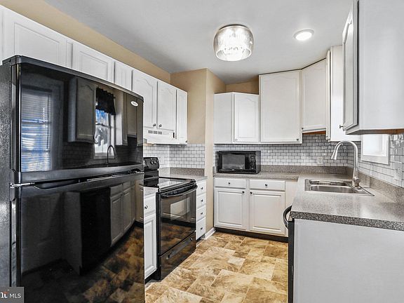 5th image of 502 Tall Cedar Ln