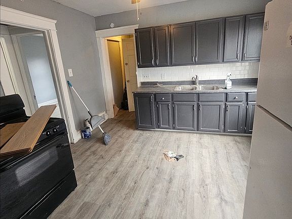 4th image of 12617 Griffing Ave #Up