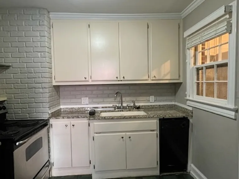 34 Melville Ave #B — Photo 7