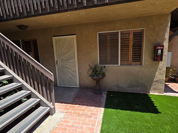 2nd image of 4550 Glacier Ave APT 3