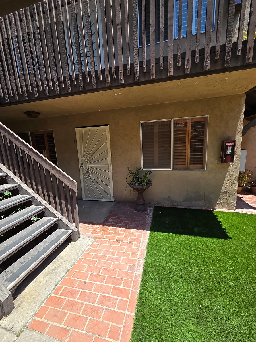 Building Photo - 4550 Glacier Ave #3