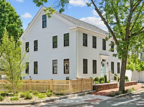 47 Purchase St, Newburyport, MA 01950