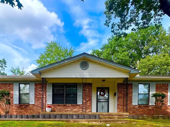205 Windhill Dr, N Little Rock, AR 72118