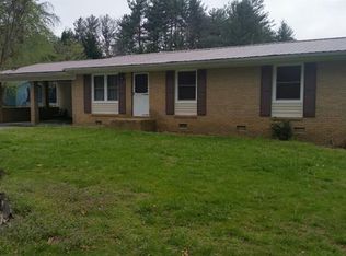 529 Stoney Mountain Rd, Hendersonville, NC 28791