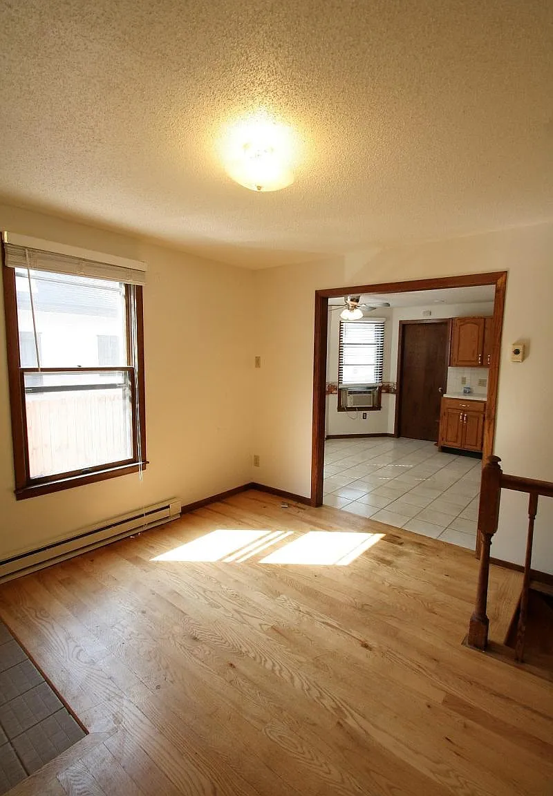 2 bed, $1,200 — Photo 2