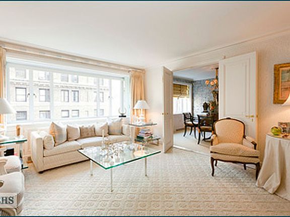 5th image of 135 E 71st St APT 12C