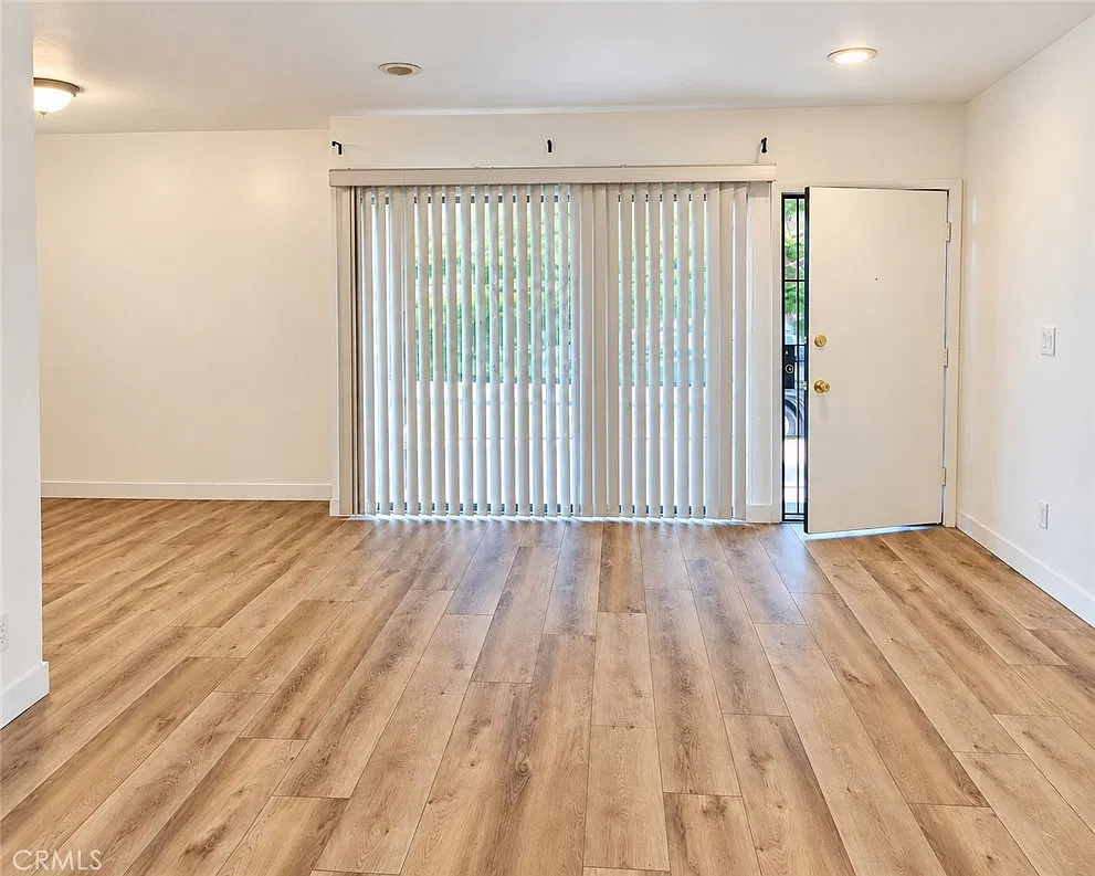 1 bed, 850 sqft, $1,945 — Photo 2