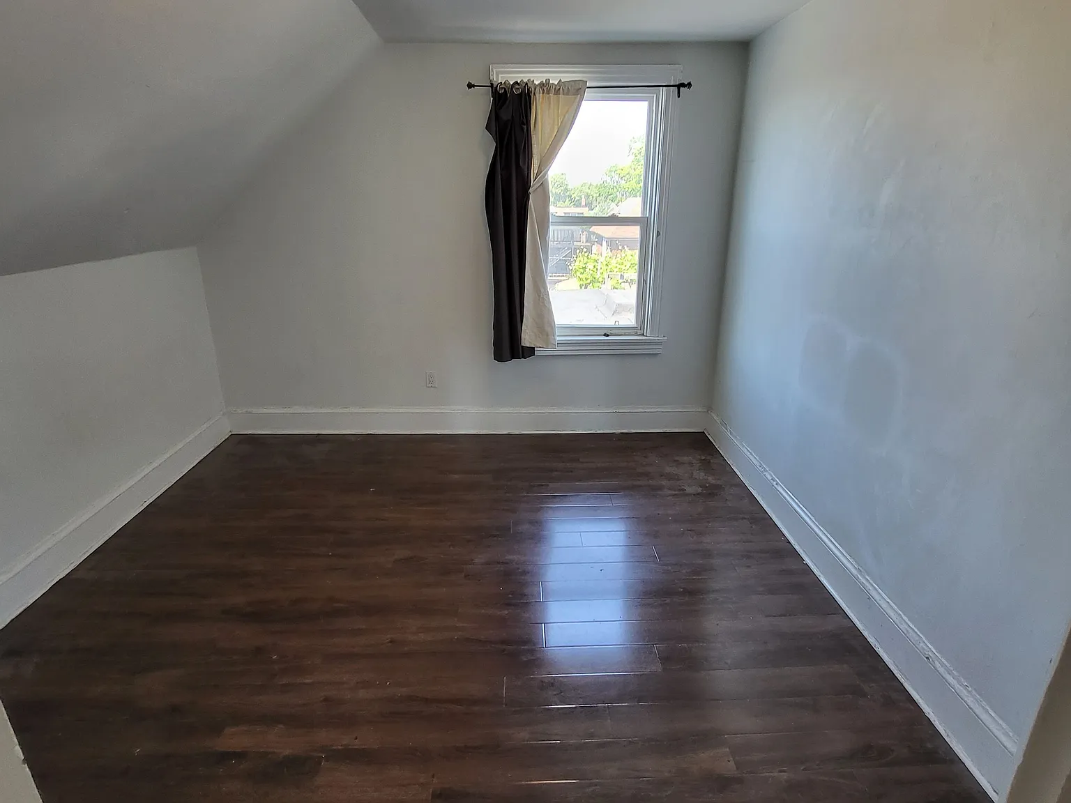 4 bed, $3,650 — Photo 3