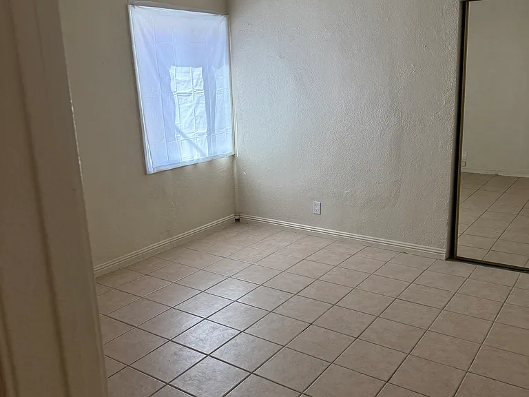 2253 S Cochran Ave — Photo 10