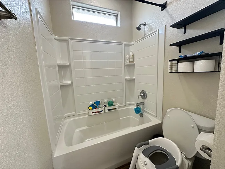 1016 Santa Catalina St — Photo 32
