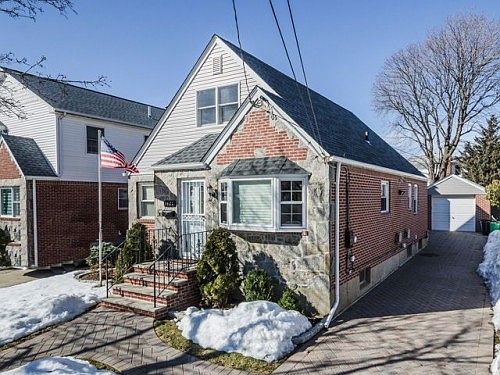 2nd image of 1407 Belmont Ave