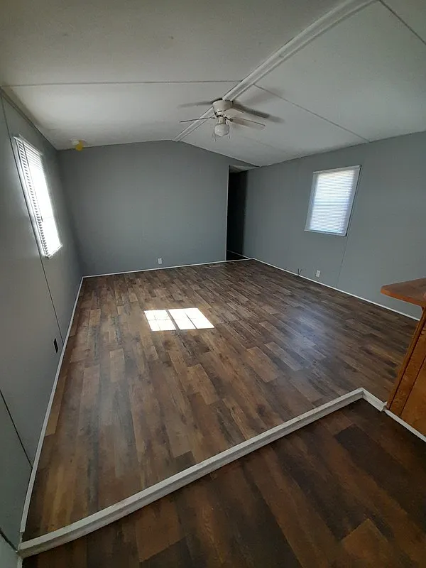 2 bed, 1.0 bath, $850 — Photo 2