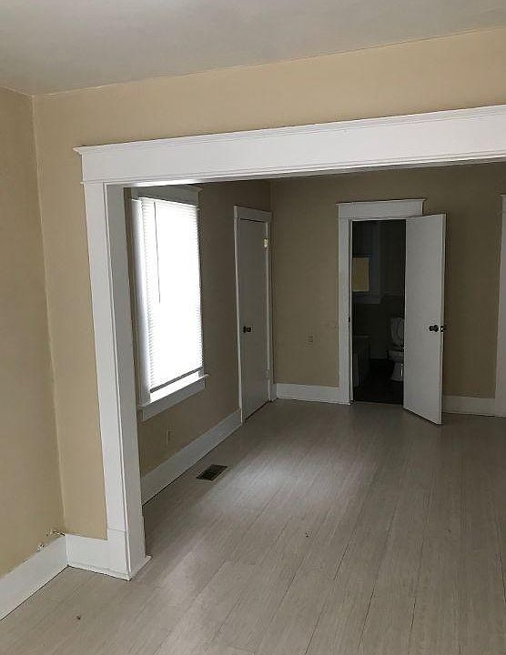 2nd image of 1009 Cypress St