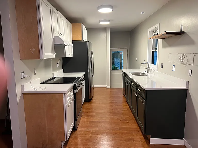 706 Whiting Ave — Photo 4