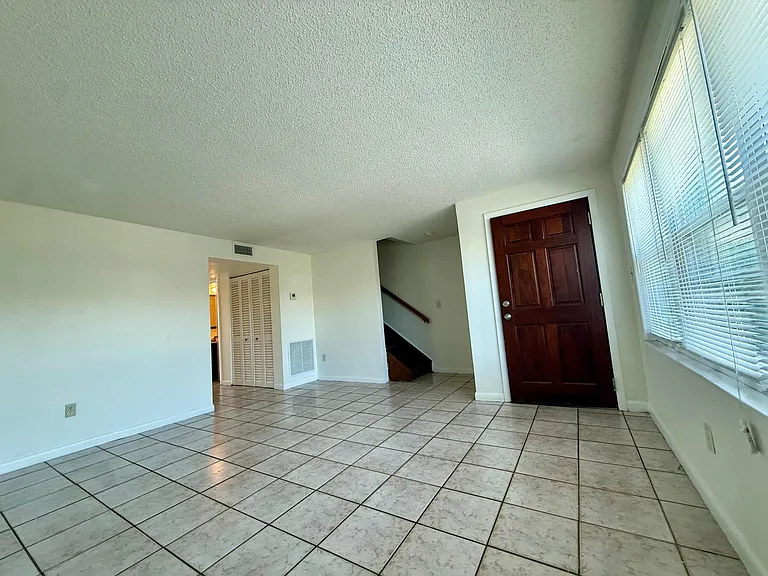 323 Gulfstream Rd — Photo 18