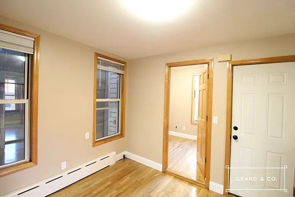 Rented by Grand & Co. | media 6