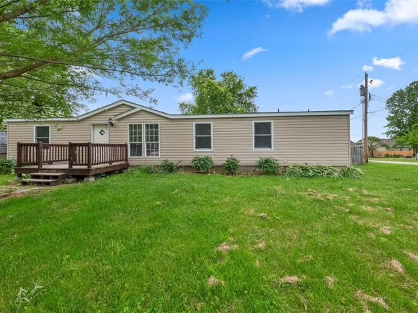 305 N 4th St, New Florence, MO 63363